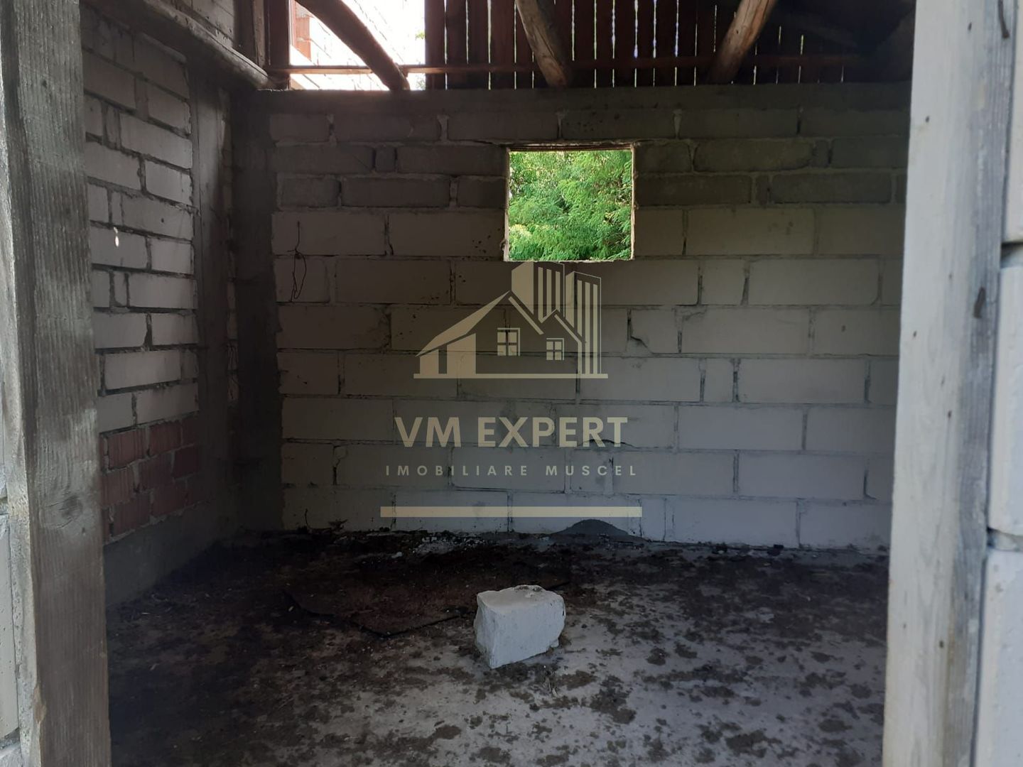 VILA 8 CAMERE, TEREN 5000 MP CAMPULUNG, APA SARATA - Poză 10