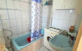 Apart la casa Bogdanestilor  curte  acces cu masina centrala proprie - Poză 9