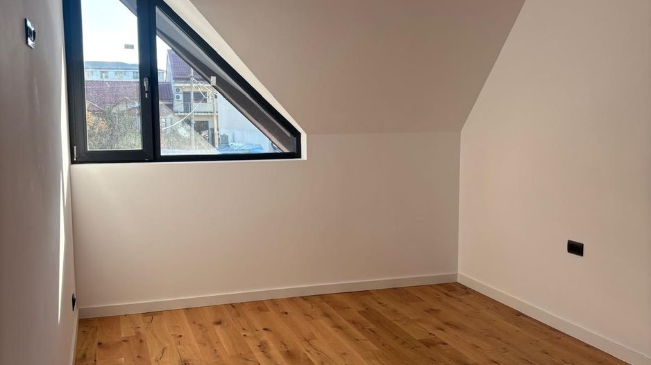 vila smart-4cam-3bai-terasa-curte115mp-4parcari/15minAp.Patriei - Poză 5