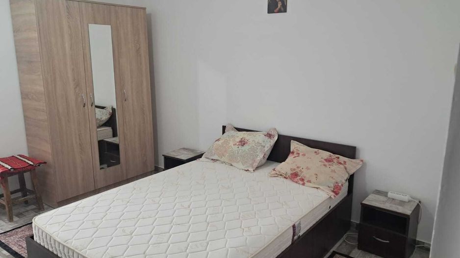 Garsoniera renovata, Costin Georgian, mobilata complet, metrou aproape - Poză 1