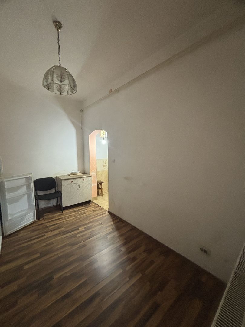Apartament cu o camera generos zona Dimbovita - Poză 6