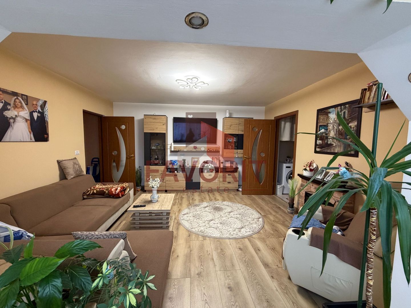 3 camere | etaj 1 | centrala proprie | mobilat si utilat | 2 bai | 2 balcoane | - Poză 2