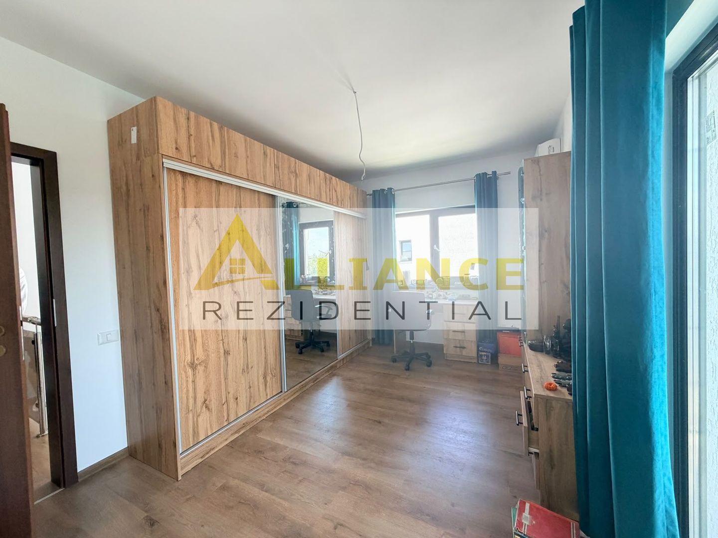 Casa Individuala - 4 camere - 3 bai - 337mp teren - Poză 15
