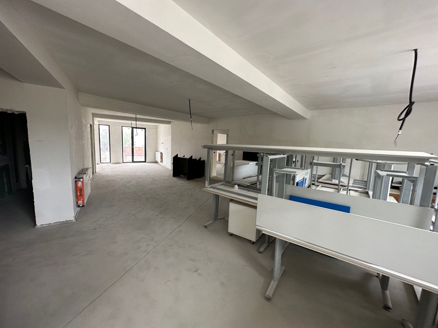 Cladire de birouri  Central pretabil activități medicale - Poză 23