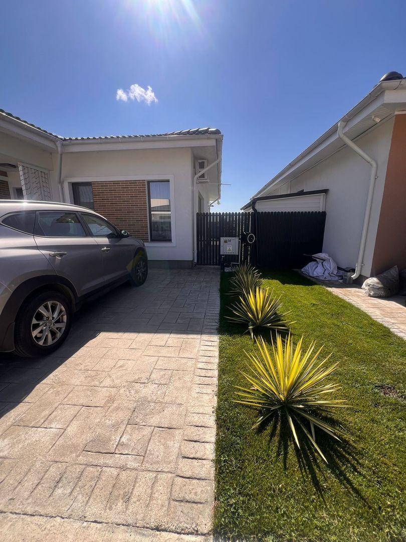 Casă individuală cu 4 camere în cartierul Aerocity, Tunari - Poză 5