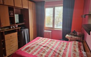 Vând apartament 3 camere - Poză 2