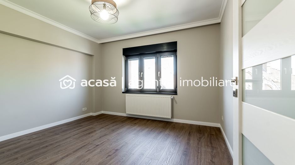 Apartament ultracentral cu 4 camere renovat recent Comision 0 - Poză 3