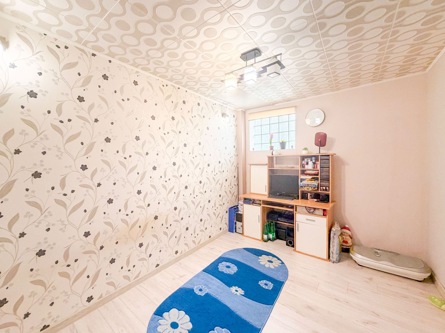 Casă de vânzare 2 camere  Mansarda + Pivnița - Belvedere - Poză 5