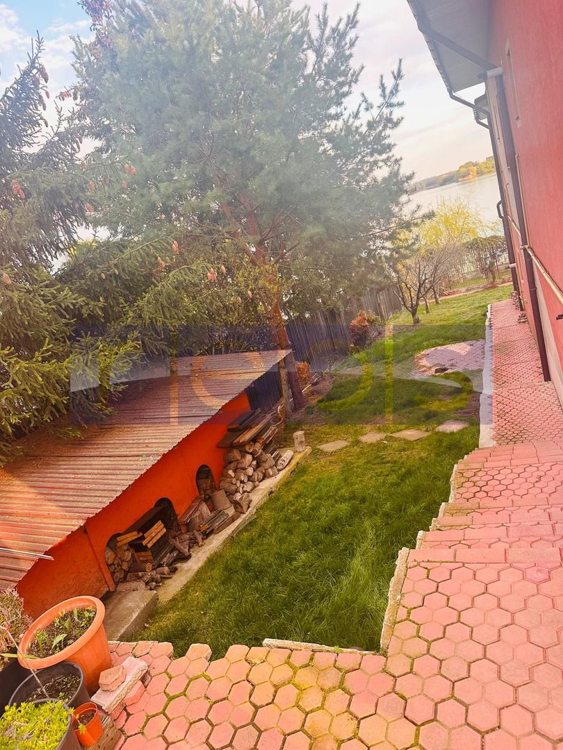 VILA DE VANZARE PE LAC | CREVEDIA | 7 CAMERE - Poză 30