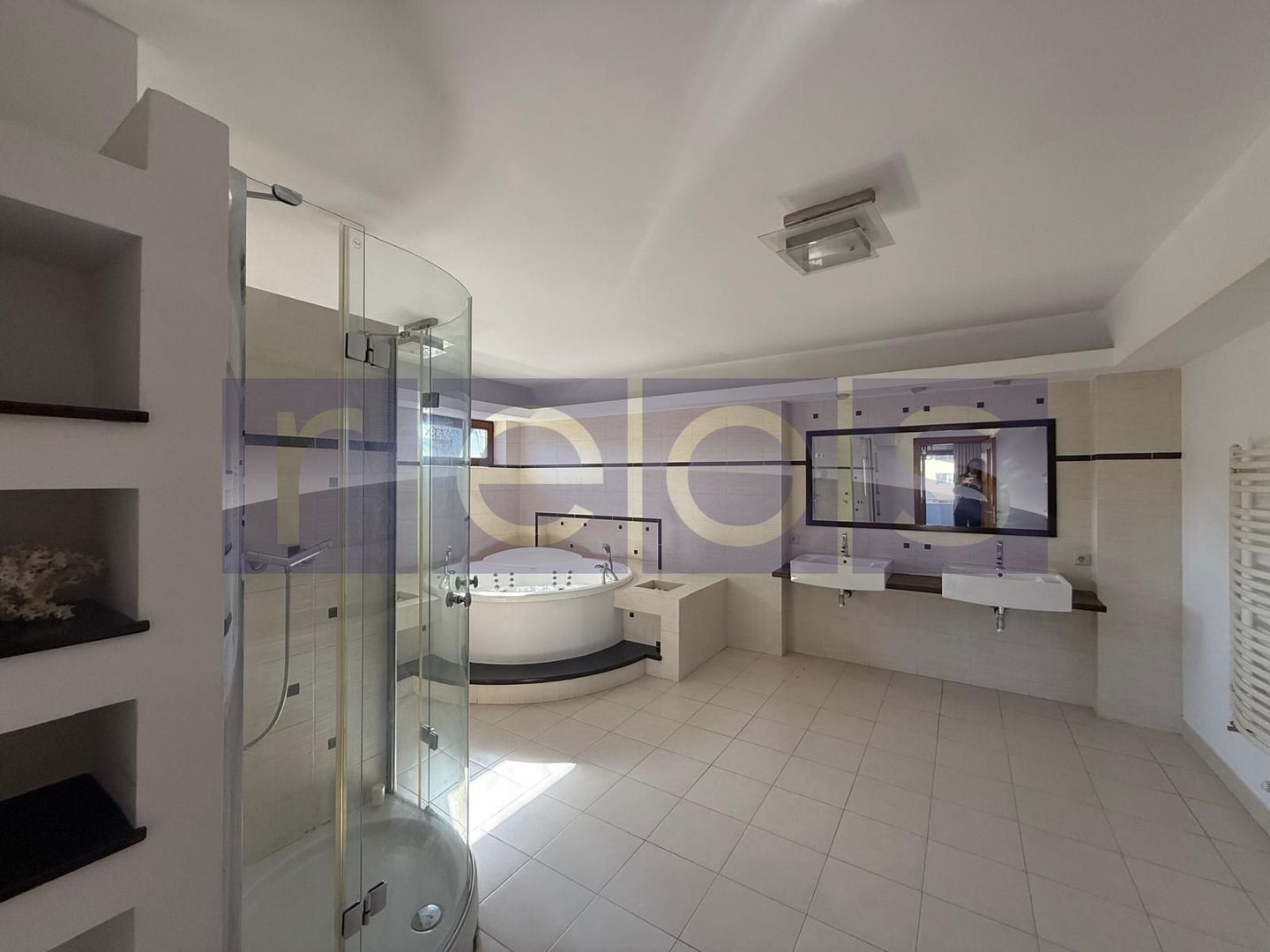 INCHIRIERE VILA DEOSEBITA EROU IANCU NICOLAE | PISCINA | 7 CAMERE | 1300MP CURTE - Poză 6