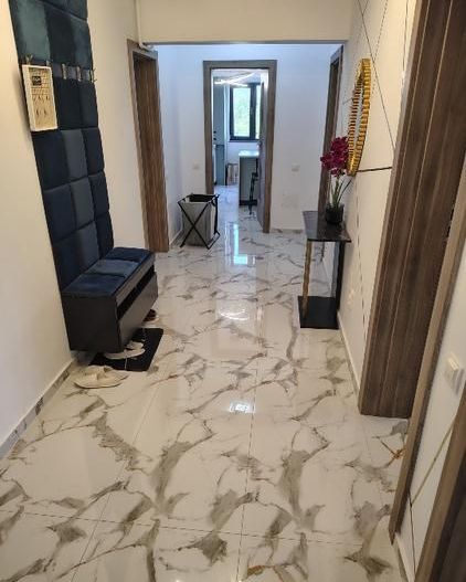 Vanzare apartament 3 camere 87,7 mp, 2 băi, parcare privată, etaj 1, bloc 2022 - Poză 2