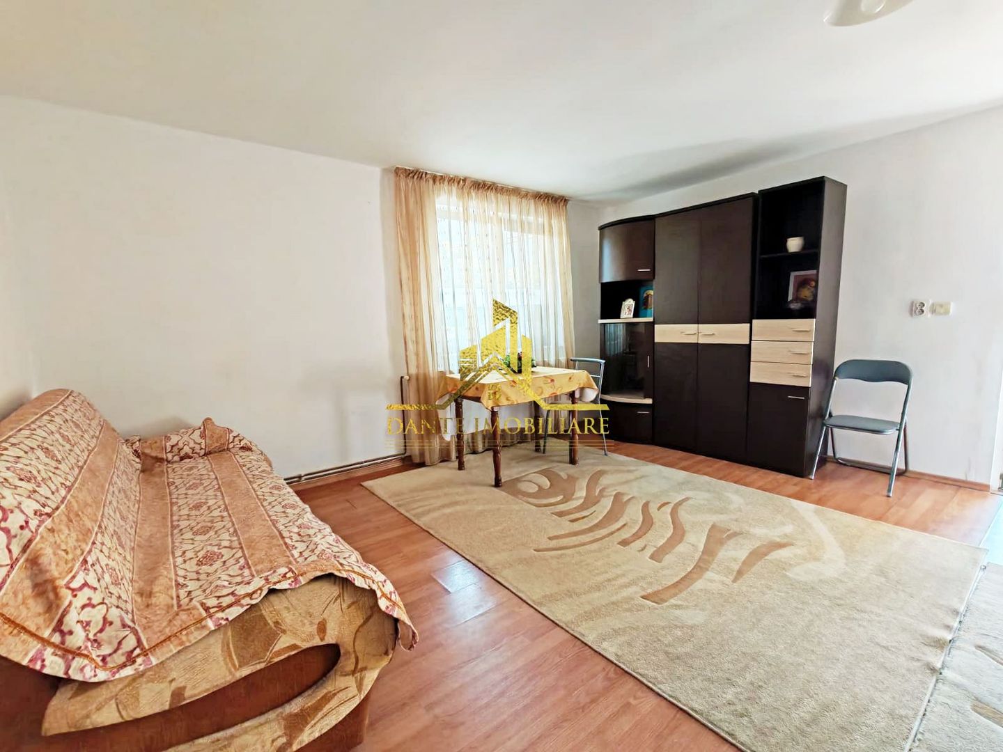Garsoniera, decomandat, mobilat modern, spatios, Gruia, zona Garii - Poză 1