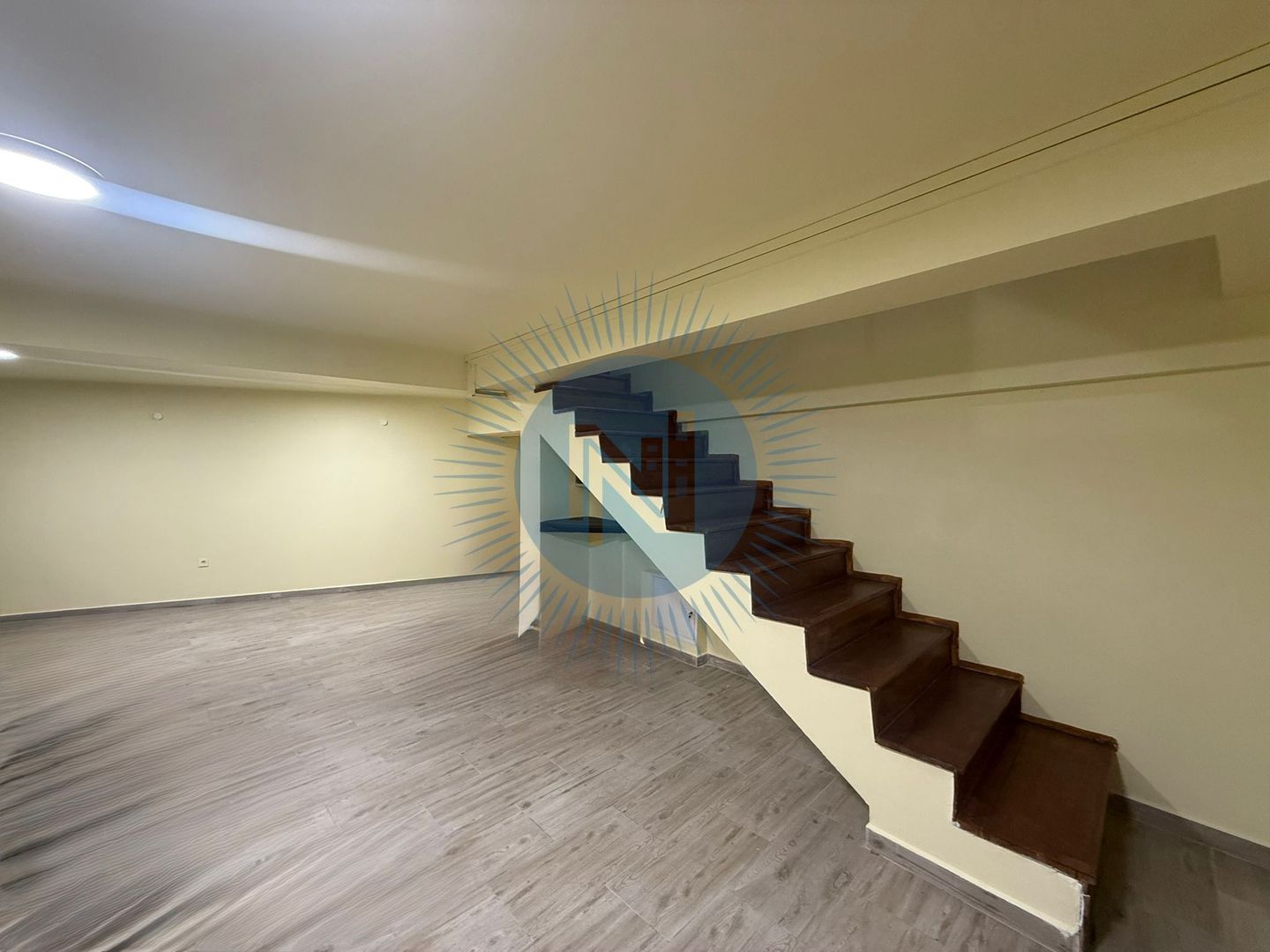 Spatiu comercial /Birouri stradal - Poză 10