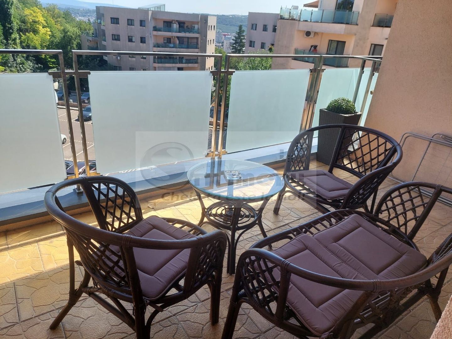 Apartament 2 camere,loc de parcare  Copou Bellevue 450 €/luna - Poză 2