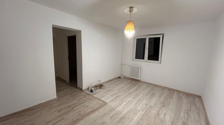 Apartament 2 camere, renovat, instalatii noi, parcare - Poză 9