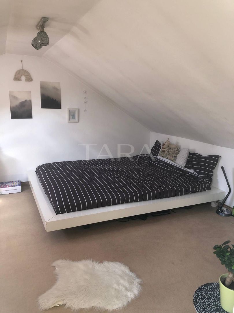 Apartament la mansardă, cu scară interioară. - Poză 7