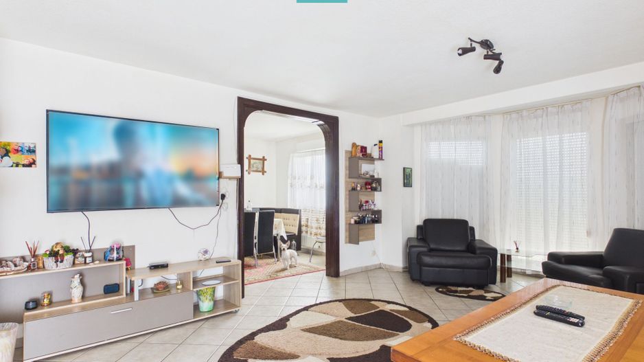 Casă cu mansardă, teren 410 mp - Poză 4