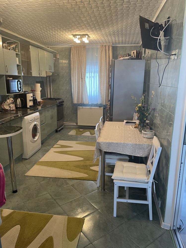 Vand apartament  4 camere - Poză 2