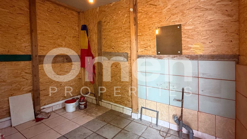 Casă cu 3 camere, garaj și anexă în centrul vechi Baia Mare - Poză 10