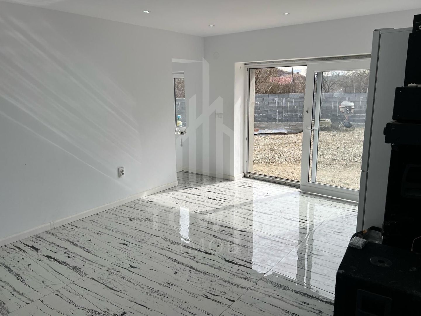 Casă cu teren de vânzare - 2 corpuri de clădire - Glogovet, jud. Alba - Poză 1