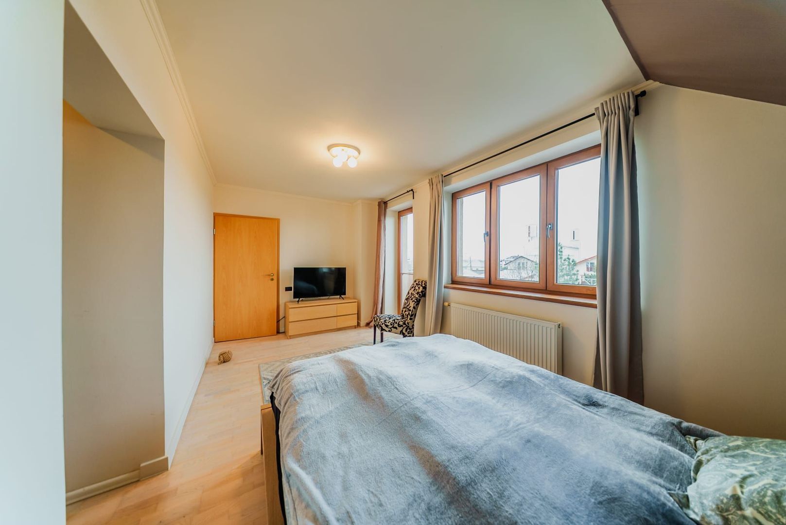 Vila 5 camere, gata de mutare, teren 700 mp, strada privata- Gradiste - Poză 14