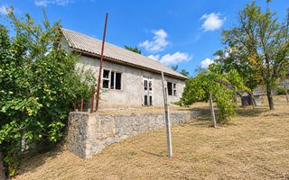 CASĂ GENEROASĂ CU 3 CAMERE – 90 m² | 17 ARI| ANENII NOI - Poză 3