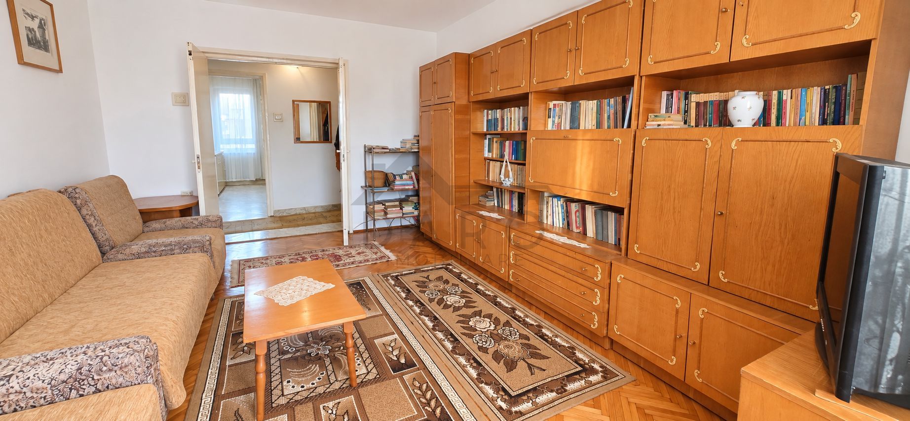 Vând apartament cu trei camere Tudor confort 1 - Poză 3