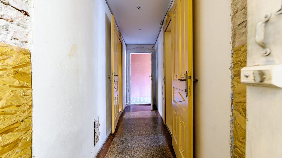 Apartament ultracentral cu potential multiplu - Poză 3