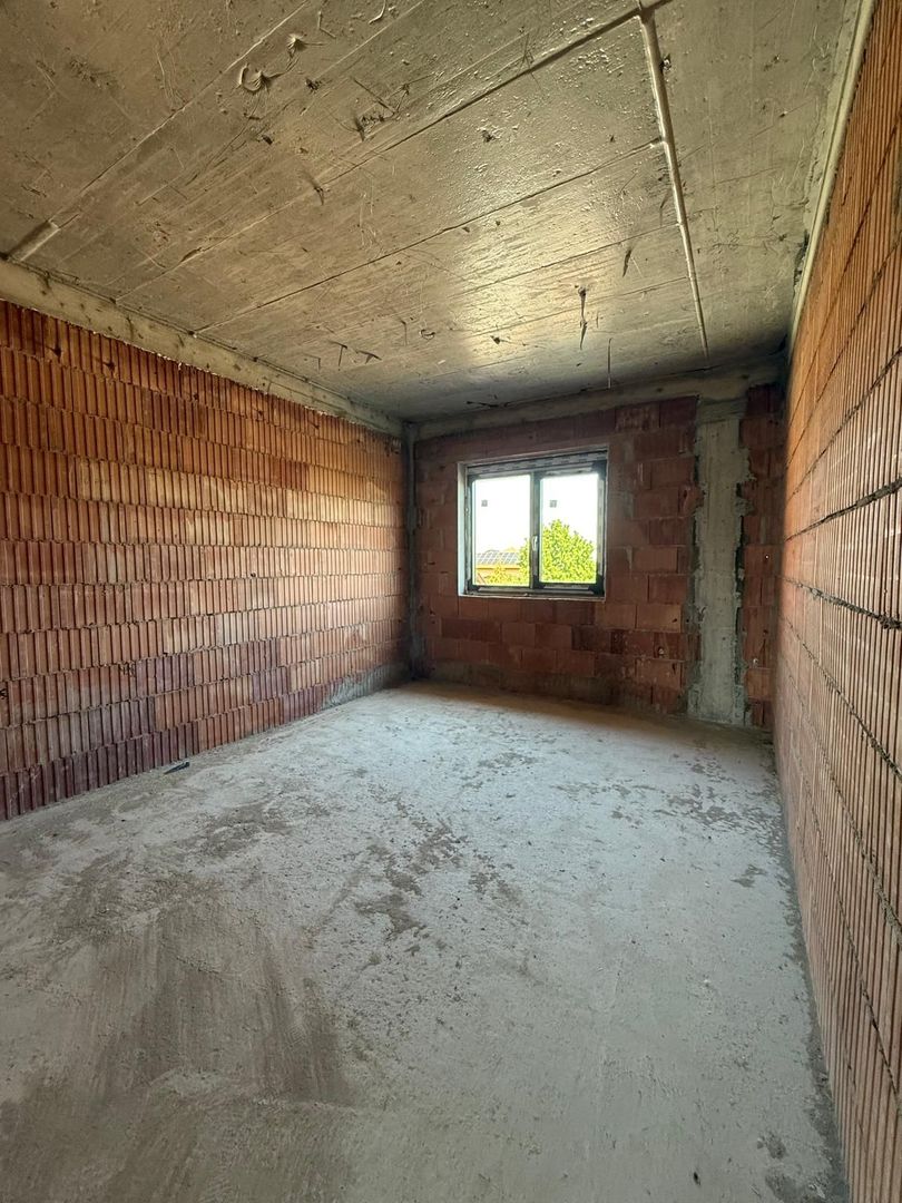 Casa individuala- 3 dormitoare - teren mare -Dumbravita - Poză 9