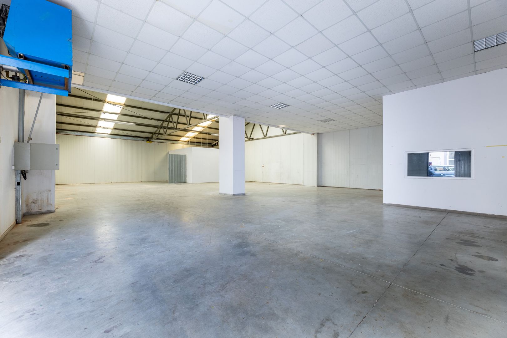 Hală suprafața de 216mp în Arad - Poză 1