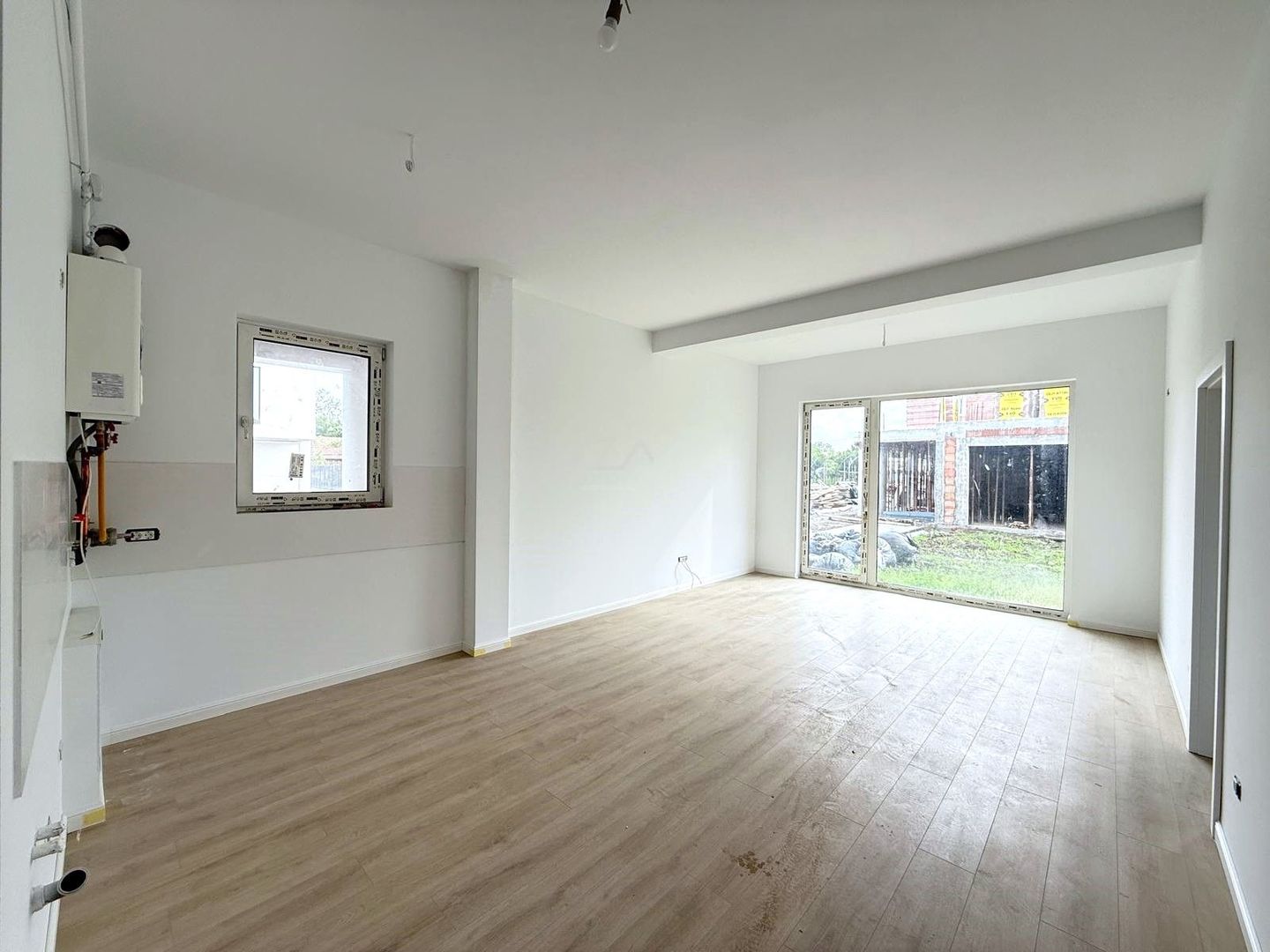 Bloc finalizat. Gradina proprie 25 mp. Loc de parcare. - Poză 1