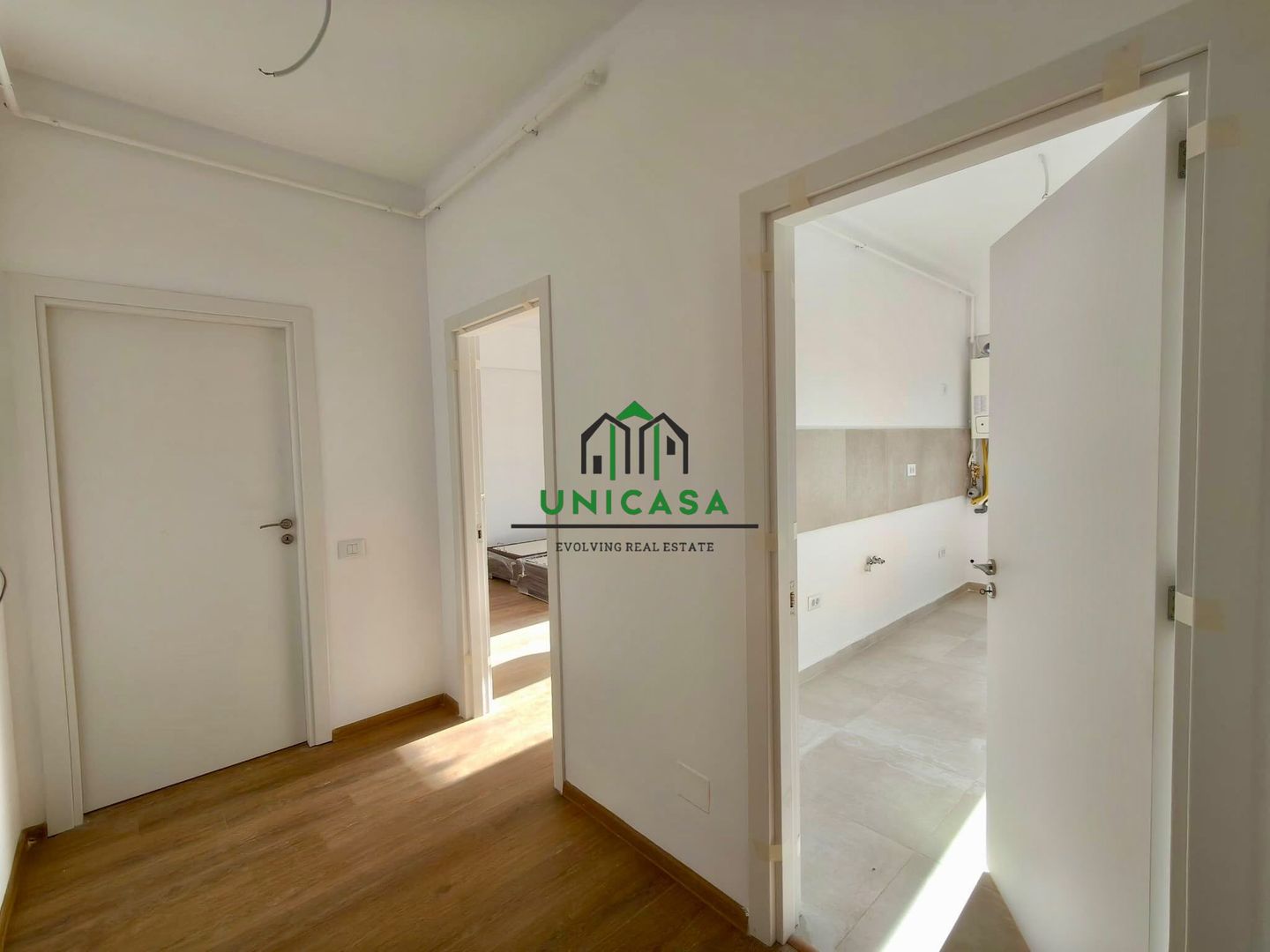 Garsonieră modernă | 45 mp | Etaj 1 | Parcare subterană inclusă | Str. Ostroveni - Poză 1