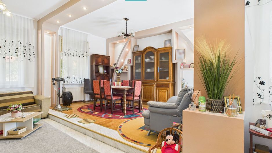 Casă cu piscină și teren generos, Sântana - Poză 11