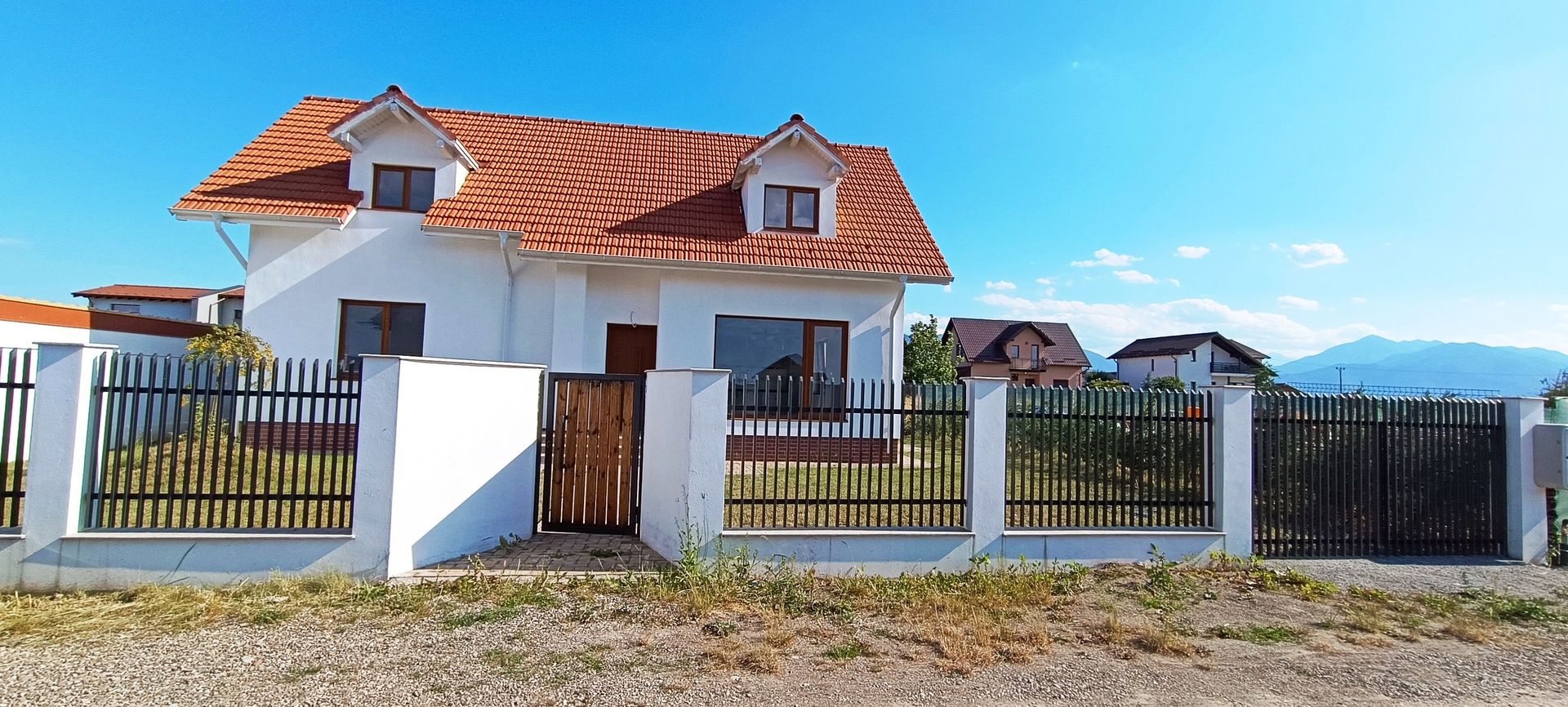 Vila cu arhitectura deosebita in Izvor-Tarlungeni - Poză 21