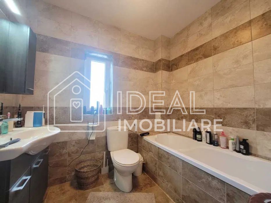 Apartament de vanzare 2 camere, in Selimbar - Poză 2