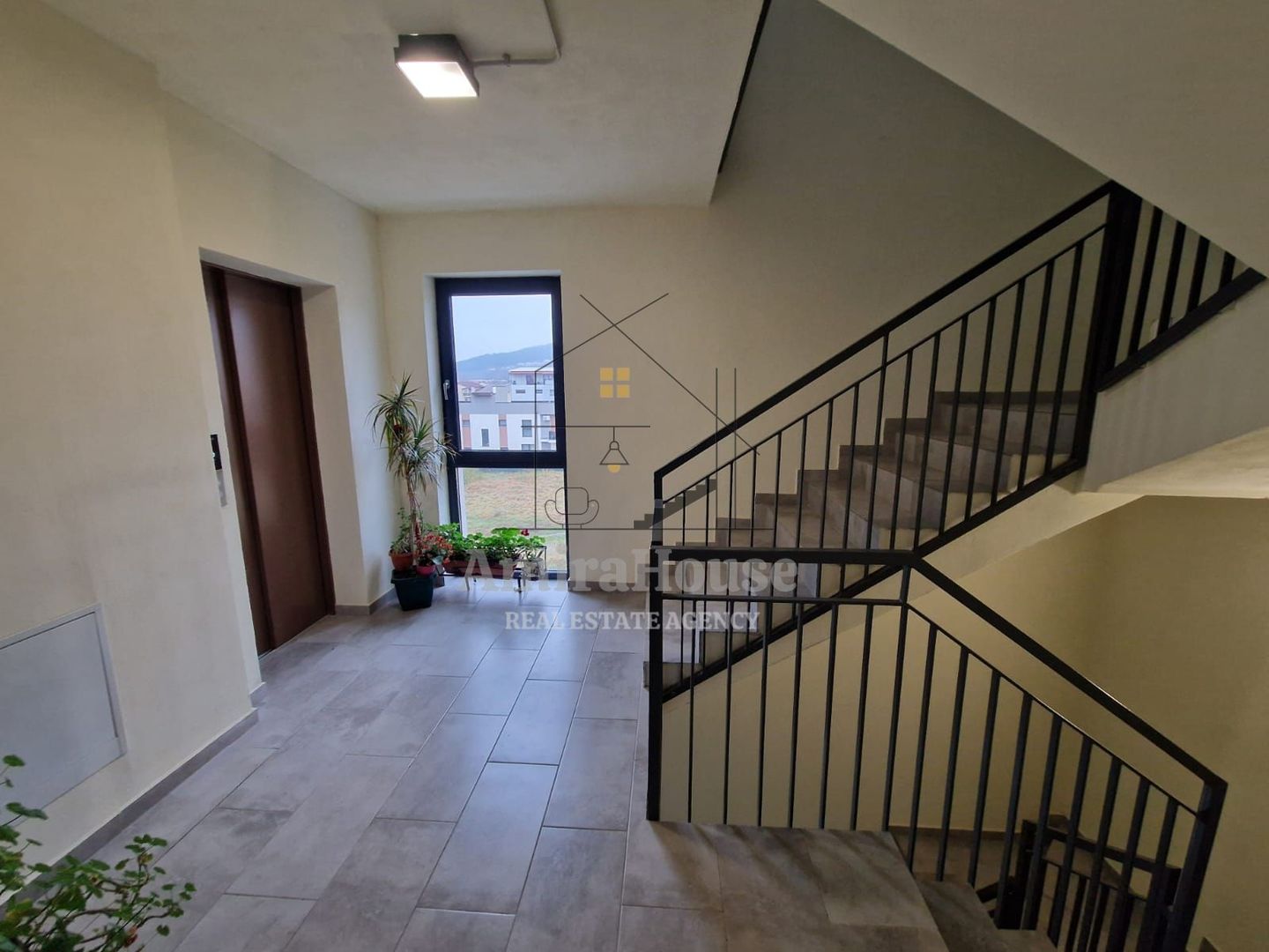 Apartament 2 camere, finisat, parcare, terasa 31 mp,  str Sub Cetate, Floresti - Poză 25