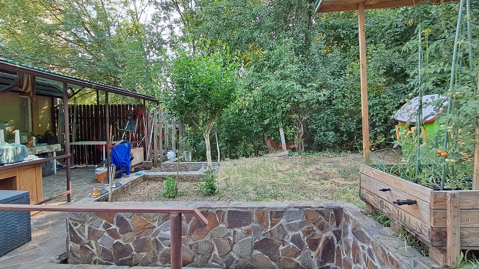 Casă individuală, teren 1.723 mp. garaj și livadă -Grigorescu!! - Poză 11