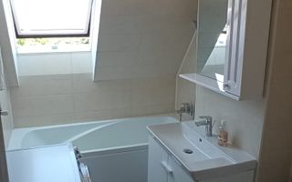 APARTAMENT 2 CAMERE DECOMANDAT - ZONA PODUL DE PIATRA-GARA - Poză 3