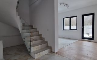 Reședință Modernă cu Finisaje Distinse - Poză 53