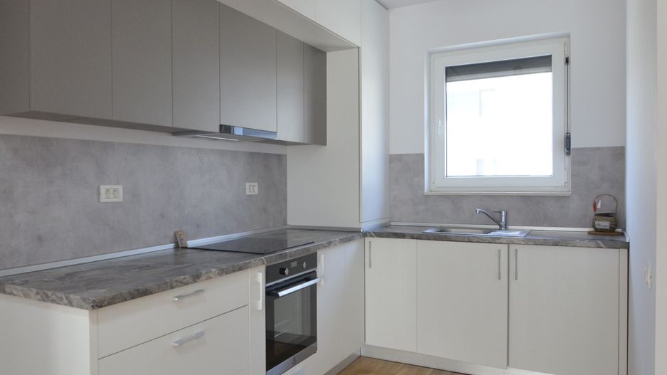 Inchiriem casa insiruita 5 camere partial mobilata - Poză 8