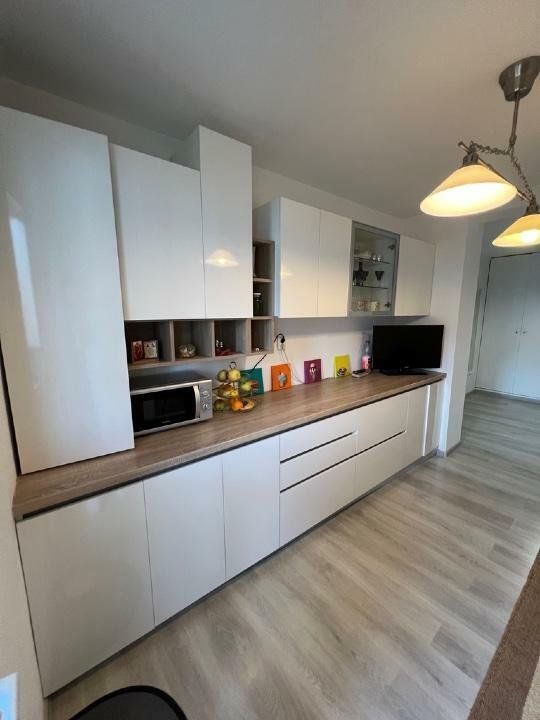 Apartament 4 camere renovat complet  Apărătorii Patriei 89 mp - Poză 5