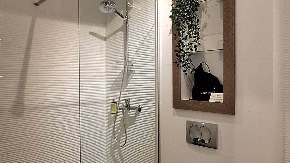 Apartament mobilat si utilat cu 2 locuri de parcare - Poză 11