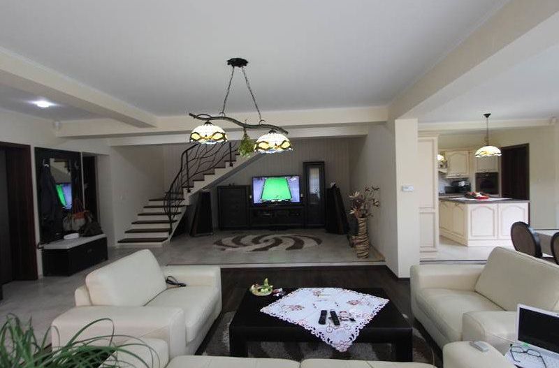 Casă / Vilă cu 6 camere de vânzare în zona Mehala - Poză 4