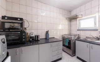 Casa visurilor cu 4000 mp livada roditoare si gradina Darmanesti-Arges - Poză 15