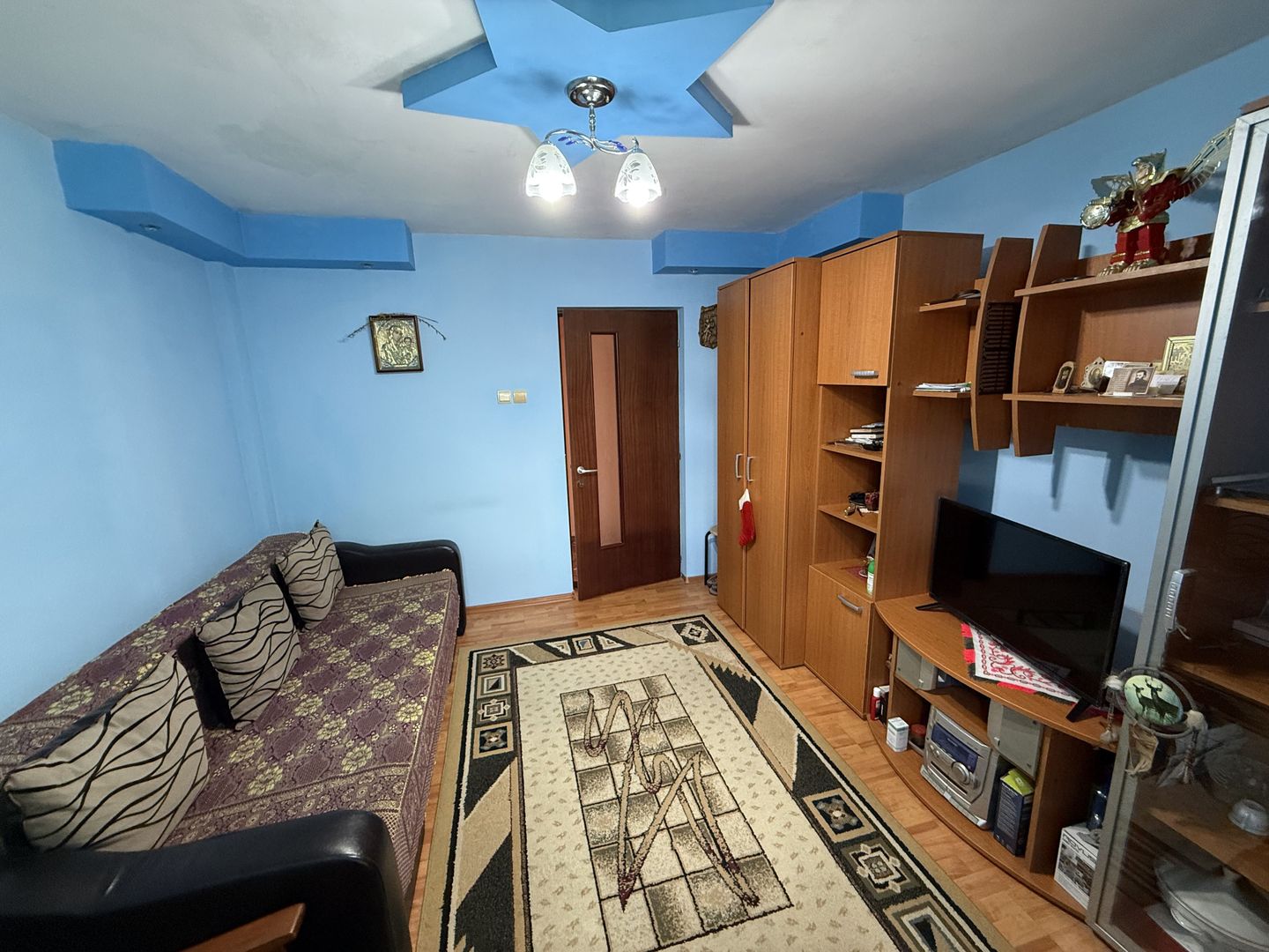 Vila construită in 2010 - P+1+pod - S=236 mp și curte 238 mp Campina! - Poză 13