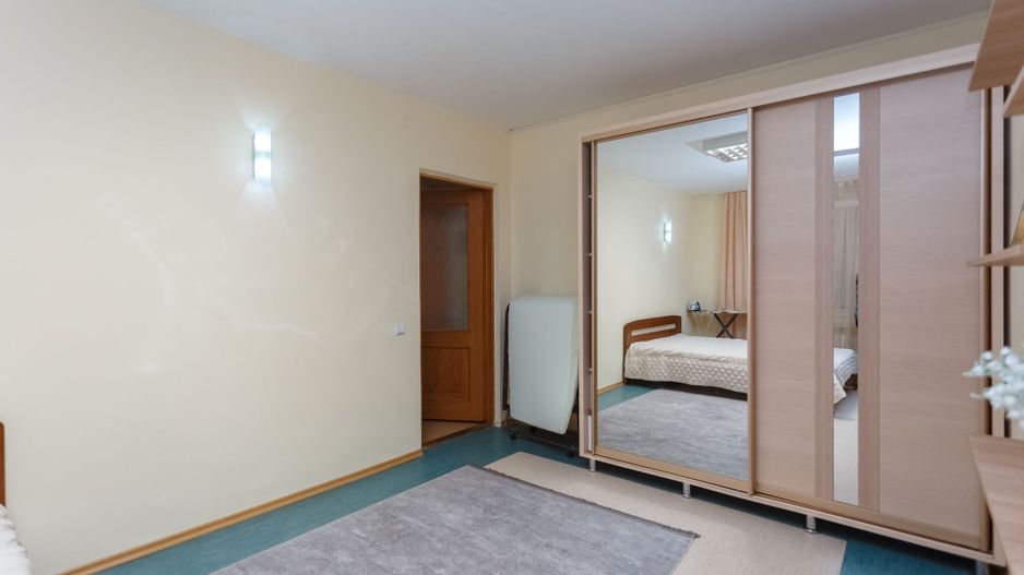 Spațiu nelocativ - Poză 3