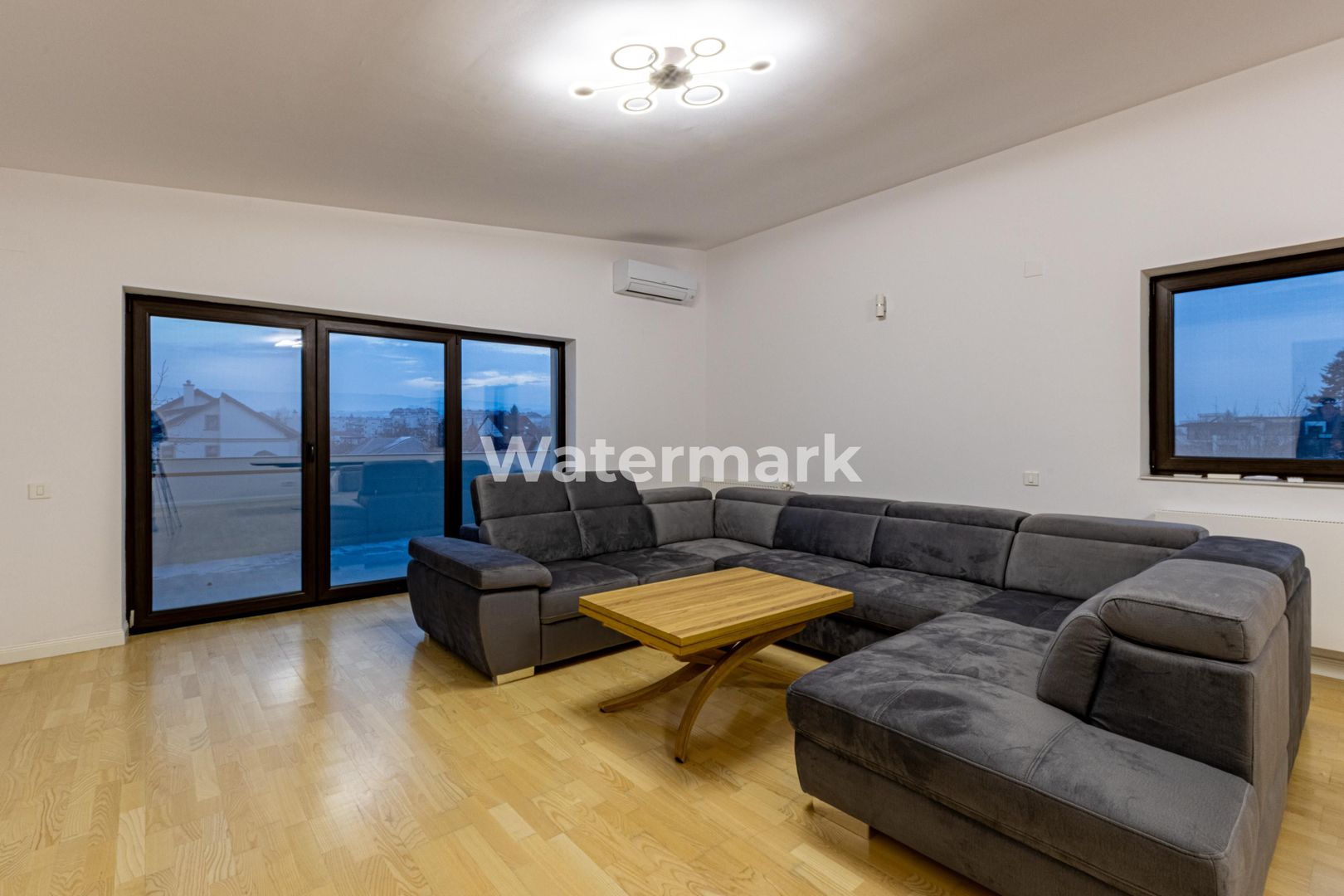 Apartament cu 4 camere de închiriat în zona Alexandru cel Bun - Poză 3