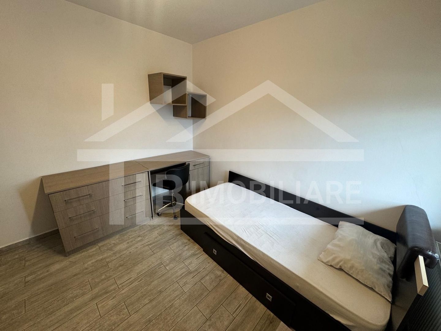 Apartament de 3 camere, decomandat, modern, 70mp, Zona UMFST - Poză 5