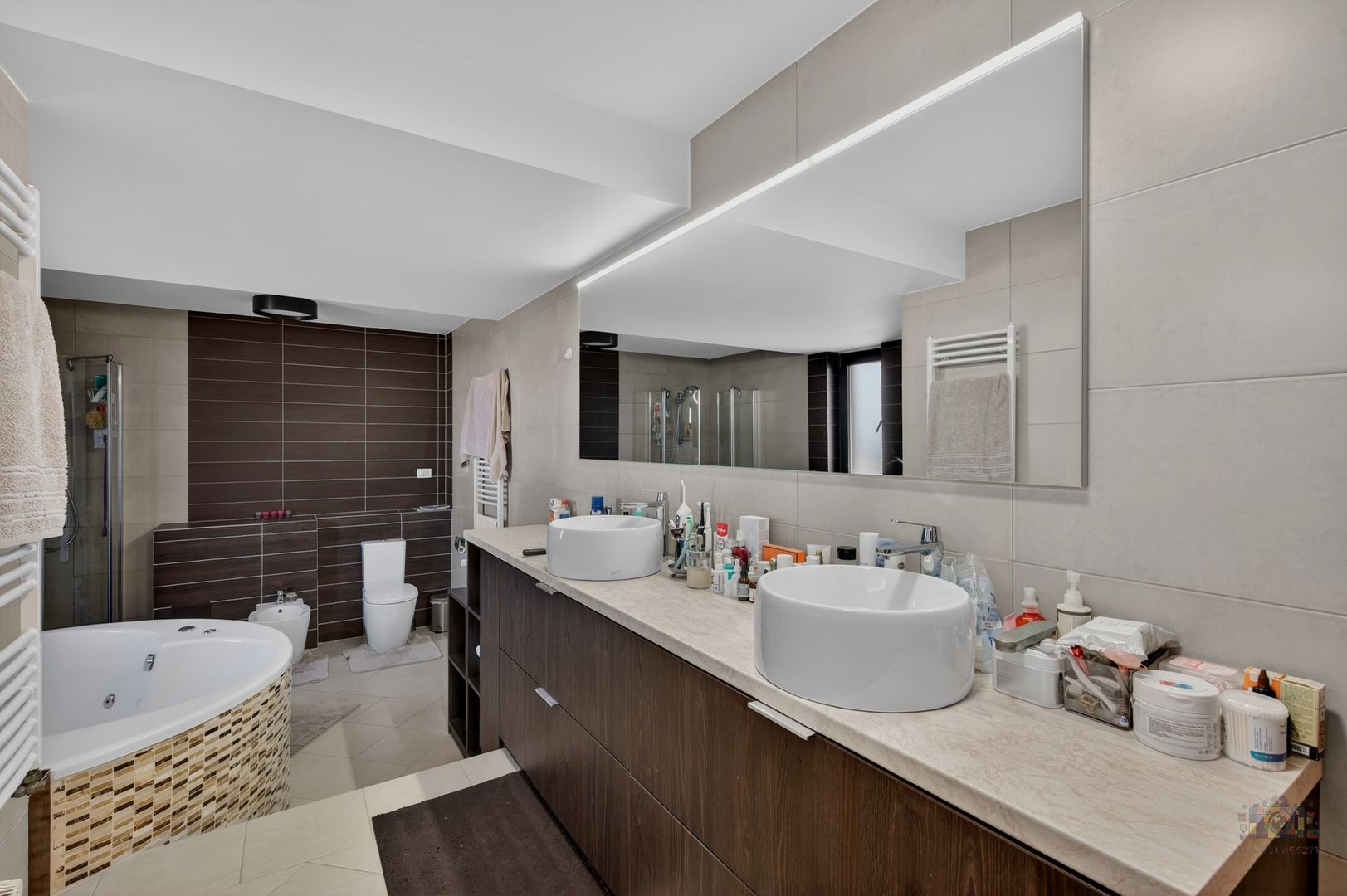 Vila cu design spectaculos, tehnologie smart & lifestyle complet - Poză 23