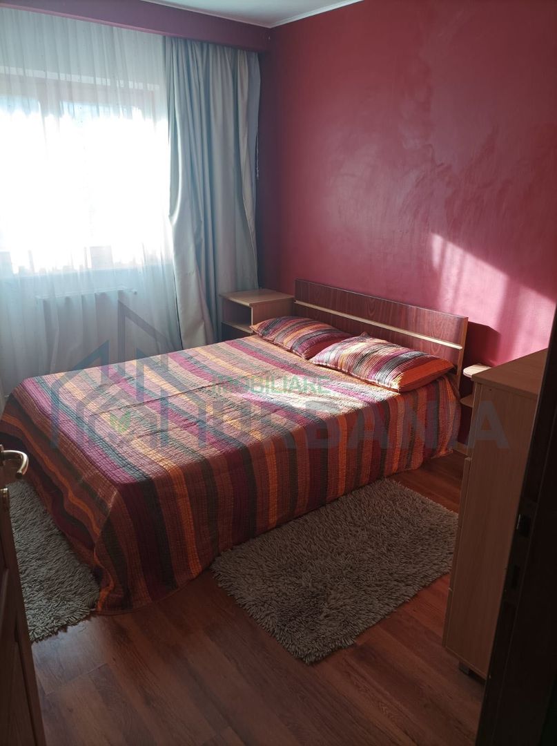 Apartament 3 camere, 70 mp, decomandat, în zona Nicolina, Iași - Poză 1